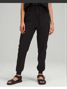 Lululemon Stretch High-Rise Jogger | Size 4